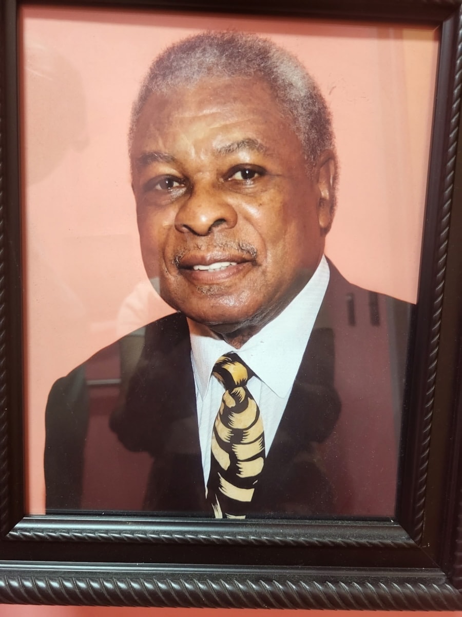 Pastor Walter Bronson, Jr.